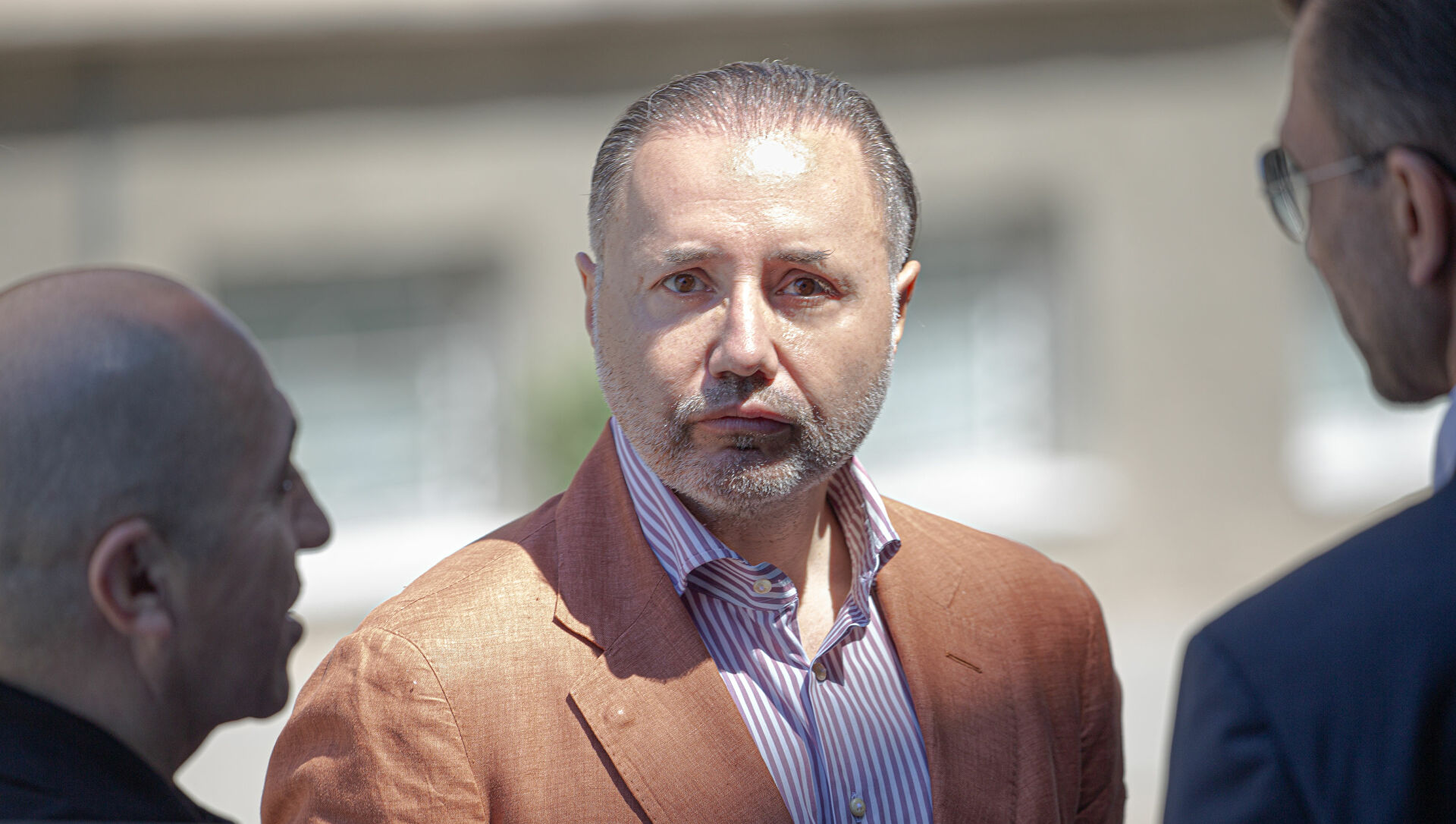 Fostul deputat român, Cristian Rizea, condamnat pentru corupţie în statul vecin, a fost extrădat în această seară în România. Rizea va fi dus direct în penitenciar, anunță autoritățile române