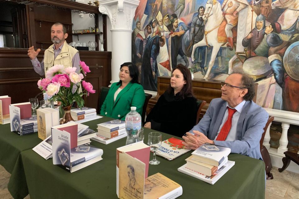 La Cernăuți a avut loc o întâlnire literară cu poetul Arcadie Suceveanu, președintele Uniunii Scriitorilor din Republica Moldova