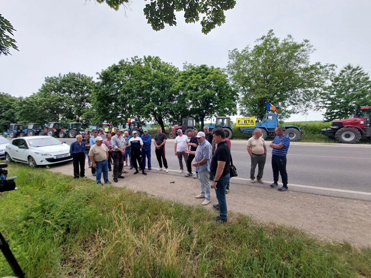 Agricultorii au protestat astăzi în mai multe raioane ale țării! Aceștia și-au scos tehnica agricolă pe traseele naționale, în semn de protest față de inacțiunile guvernării