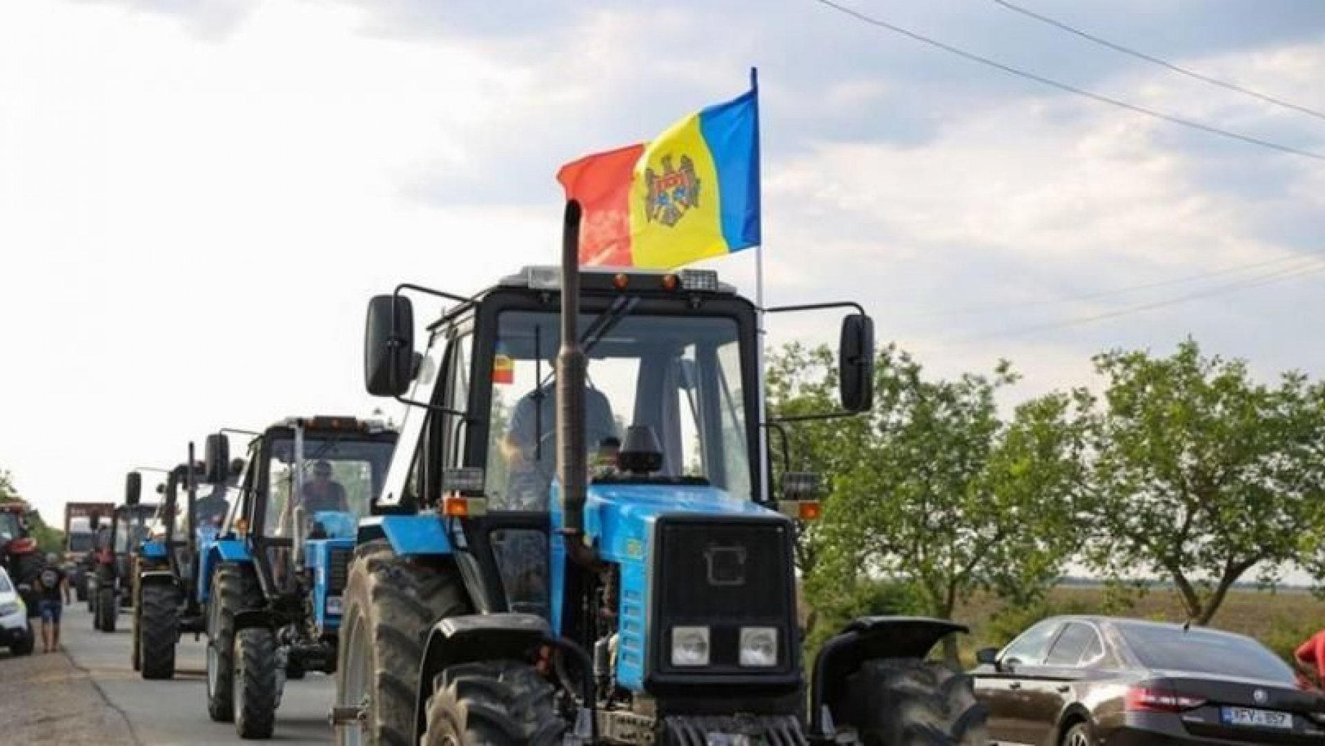 VIDEO | Agricultorii reiau protestele și vin mai aproape de Chișinău! Vor protesta la Aeroport, Stăuceni și la Gara de Sud