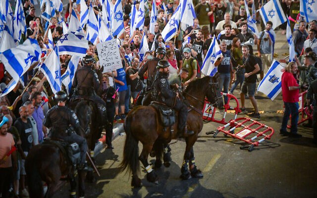 Manifestațiile de amploare, reluate la Tel Aviv! Zeci de mii de oameni au protestat împotriva reformei justiției