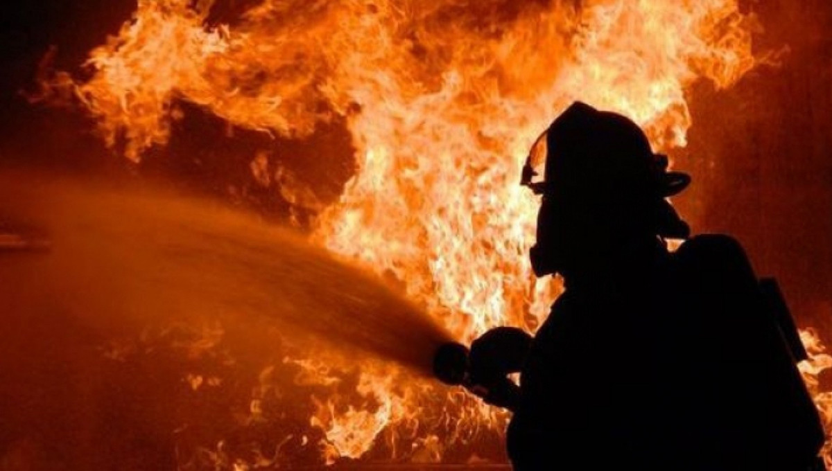 Tragedie cumplită într-o familie din raionul Edineț. Un copil de trei ani a ars de viu într-un stog de fân cuprins de flăcări