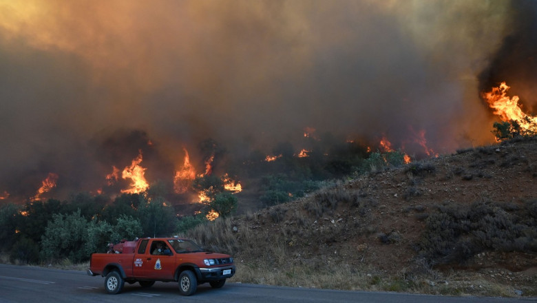 Ministerul de Externe îndeamnă moldovenii să evite călătoriile în Grecia, după ce incendiile fac din nou ravagii! 18 oameni, găsiți morți într-o pădure din nordul peninsulei 
