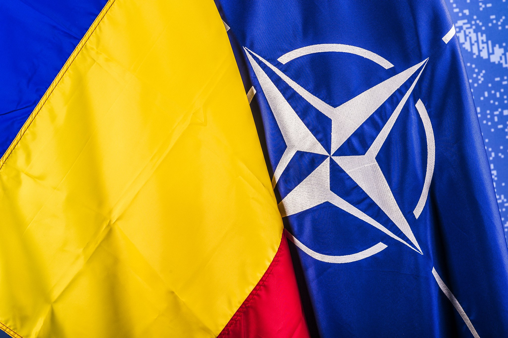 NATO, despre fragmentele de drone căzute în România: Suntem solidari cu aliatul nostru